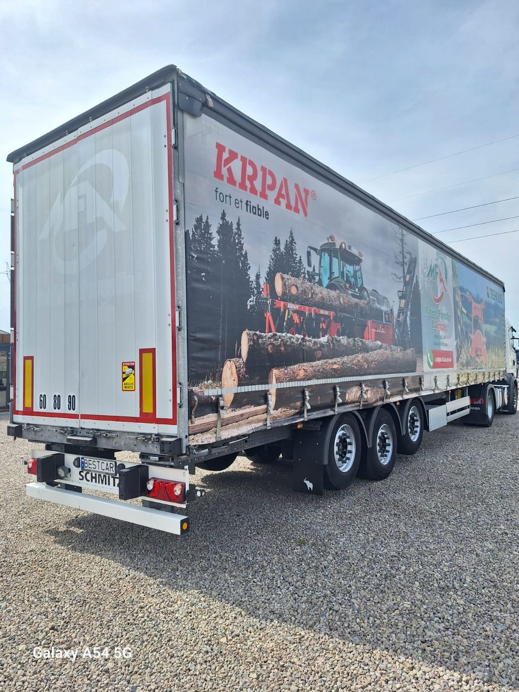 Schmitz-cargobull VARIOS/ Poszerzane słupki BDE/ Mało używana