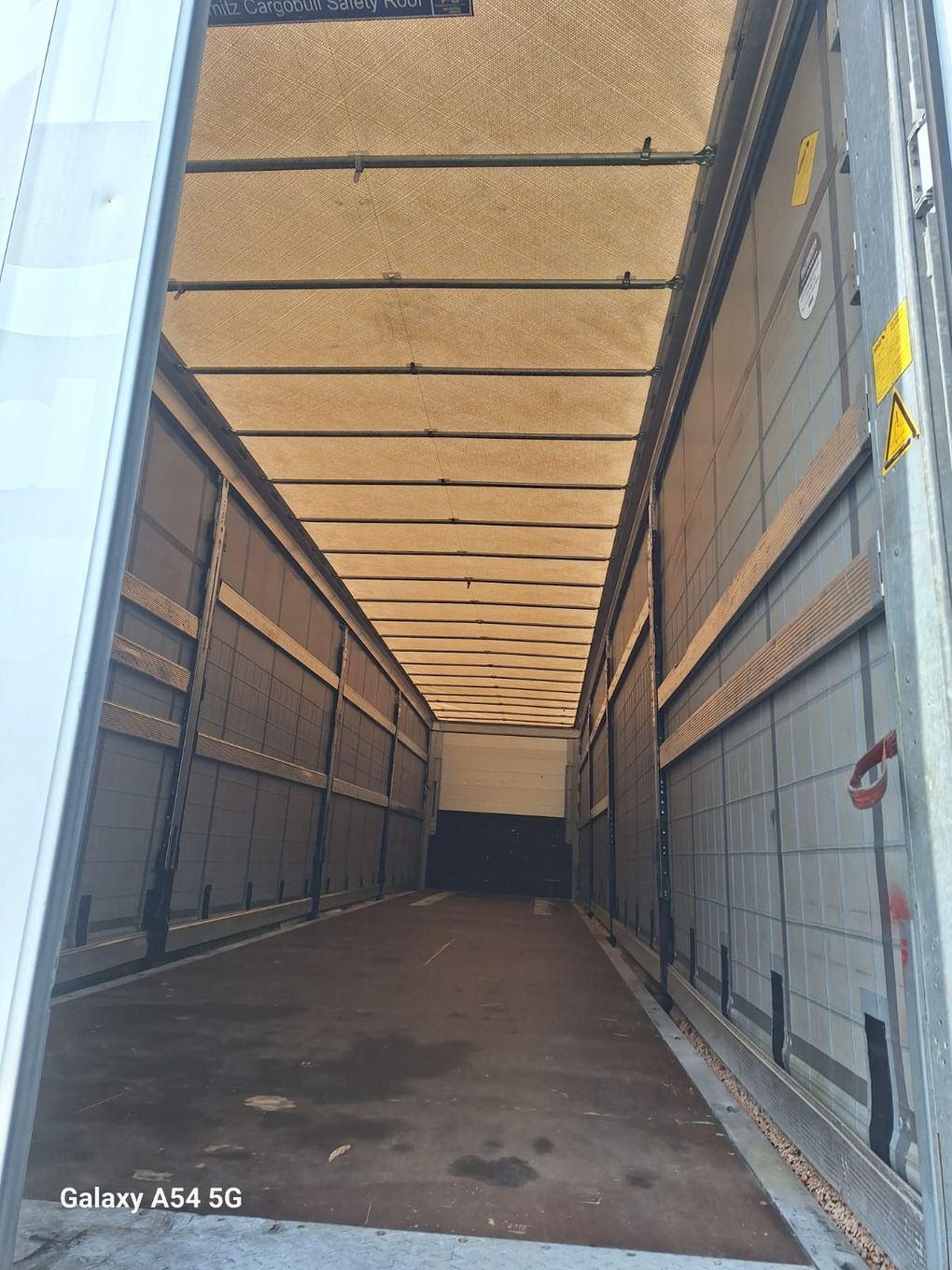 Schmitz-cargobull VARIOS/ Poszerzane słupki BDE/ Mało używana